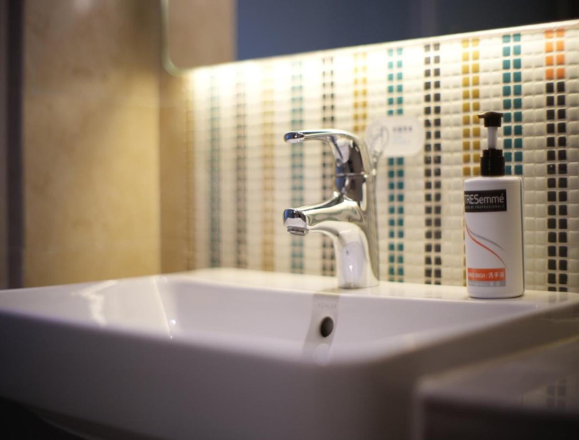 Holiday Inn Express Shanghai Pujiang By Ihg Exterior photo